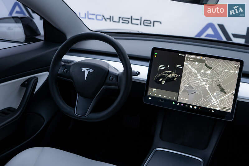 Седан Tesla Model 3 2020 в Киеве