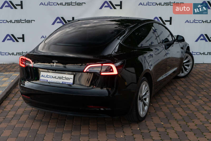 Седан Tesla Model 3 2020 в Киеве
