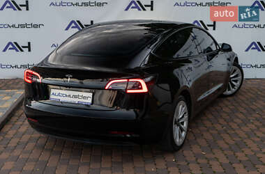 Седан Tesla Model 3 2020 в 