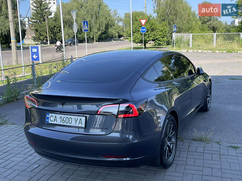 Седан Tesla Model 3 2018 в Золотоноші