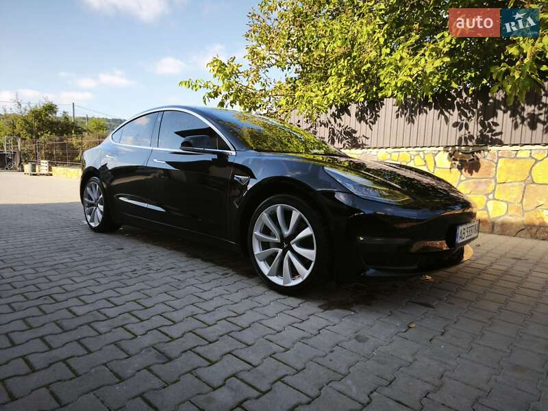 Седан Tesla Model 3 2019 в Вінниці