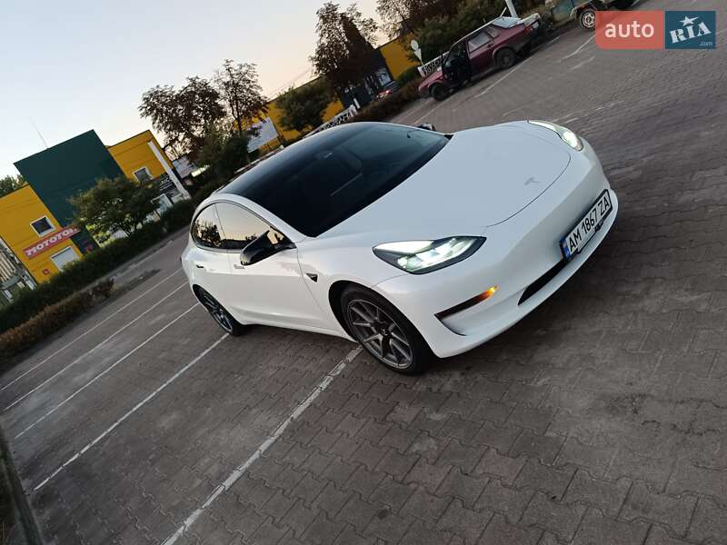 Tesla Model 3 2021