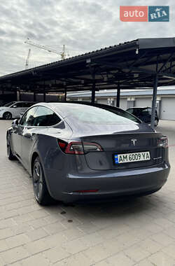 Седан Tesla Model 3 2019 в 