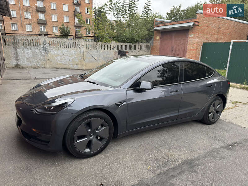 Седан Tesla Model 3 2023 в Виннице