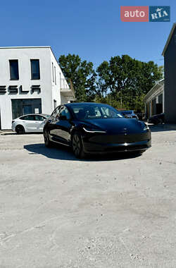 Седан Tesla Model 3 2024 в 