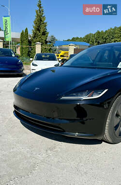 Седан Tesla Model 3 2024 в 