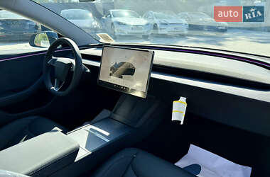 Седан Tesla Model 3 2024 в 