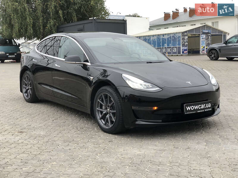 Tesla Model 3 2020