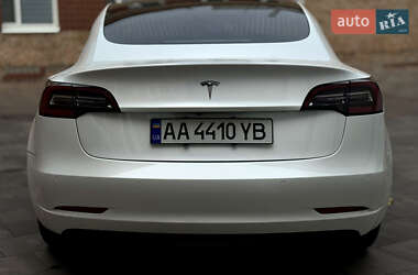 Седан Tesla Model 3 2020 в 