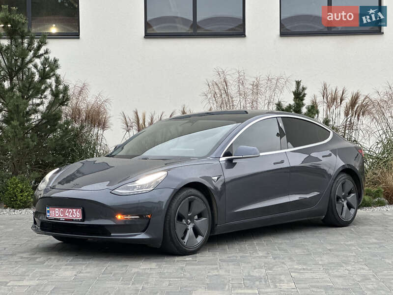 Tesla Model 3 2020