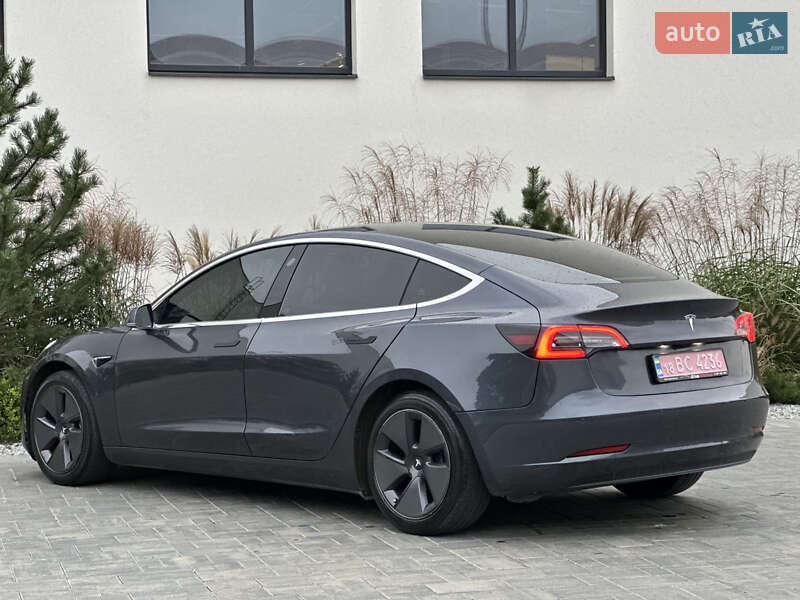 Седан Tesla Model 3 2020 в Луцьку