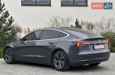 Седан Tesla Model 3 2020 в 