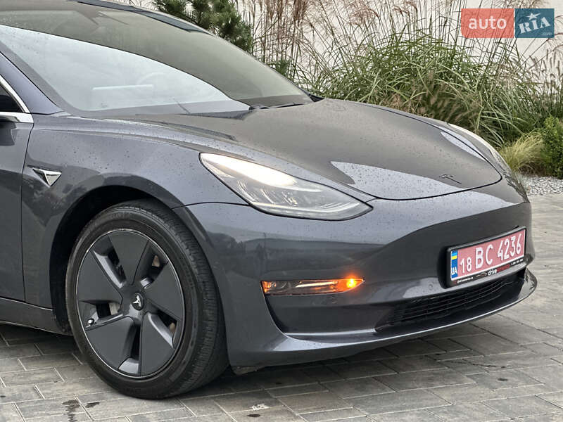 Седан Tesla Model 3 2020 в Луцьку