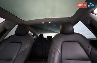 Седан Tesla Model 3 2020 в 