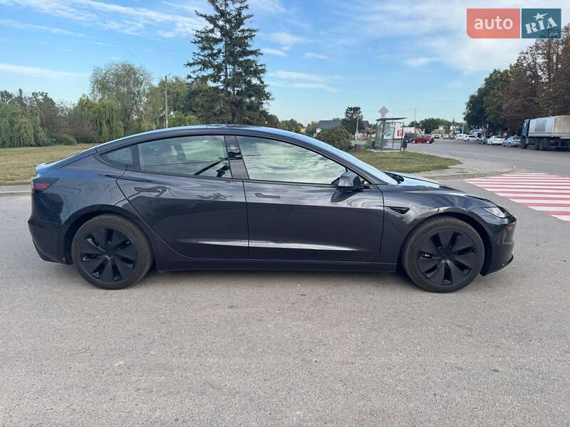 Седан Tesla Model 3 2024 в Новомосковську