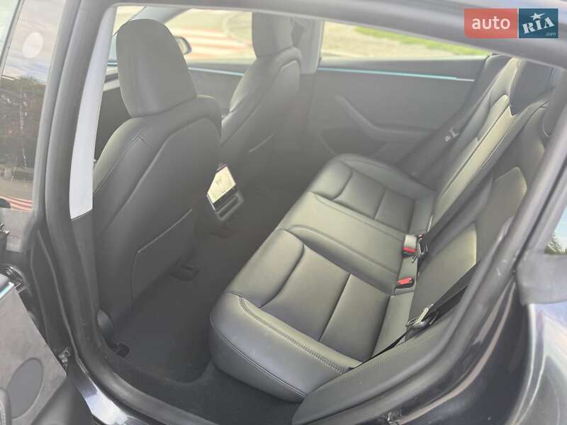 Седан Tesla Model 3 2024 в Новомосковську