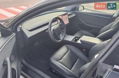 Седан Tesla Model 3 2024 в 