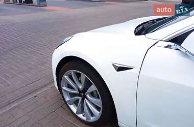 Седан Tesla Model 3 2019 в 