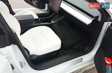 Седан Tesla Model 3 2019 в 