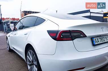 Седан Tesla Model 3 2019 в 