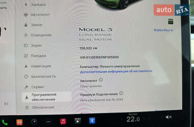 Седан Tesla Model 3 2022 в 