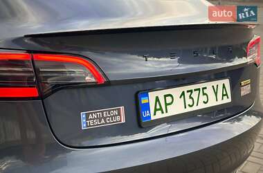 Седан Tesla Model 3 2023 в 