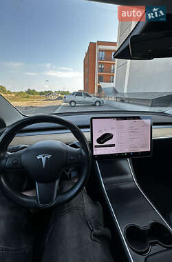 Седан Tesla Model 3 2019 в 