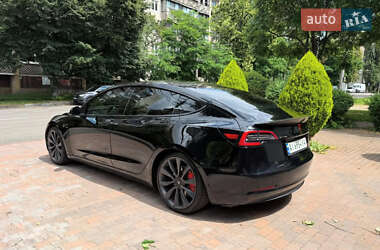 Седан Tesla Model 3 2020 в 