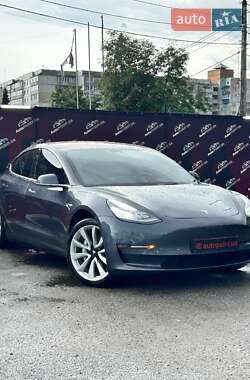 Седан Tesla Model 3 2018 в Сумах