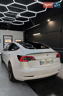 Седан Tesla Model 3 2019 в 