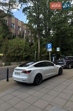 Седан Tesla Model 3 2019 в 