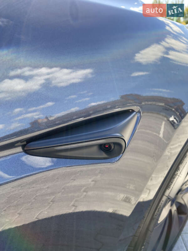 Седан Tesla Model 3 2024 в Киеве