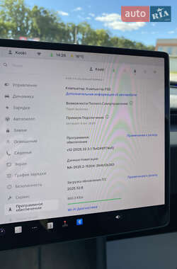 Седан Tesla Model 3 2024 в 