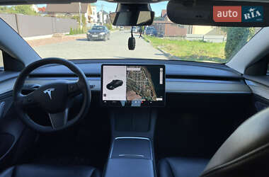 Седан Tesla Model 3 2021 в 