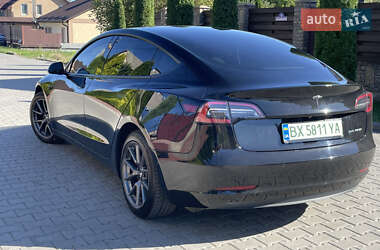Седан Tesla Model 3 2021 в 