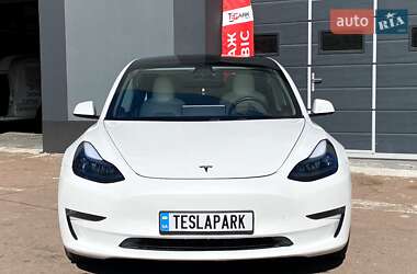 Седан Tesla Model 3 2020 в 