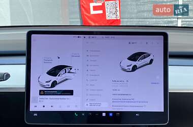 Седан Tesla Model 3 2020 в 