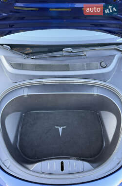 Седан Tesla Model 3 2019 в Запоріжжі