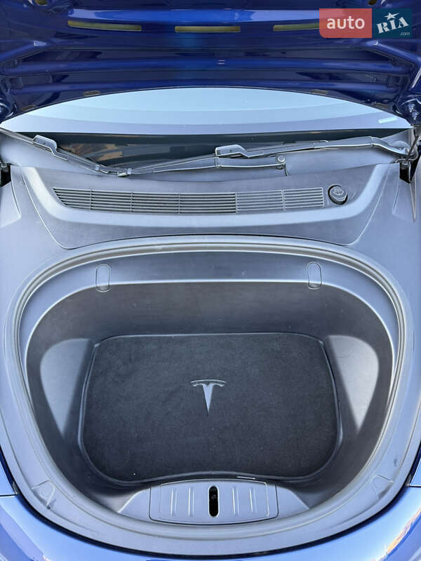 Седан Tesla Model 3 2019 в Запоріжжі