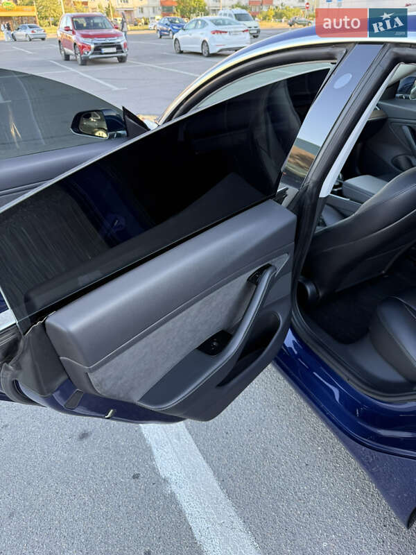 Седан Tesla Model 3 2019 в Запоріжжі