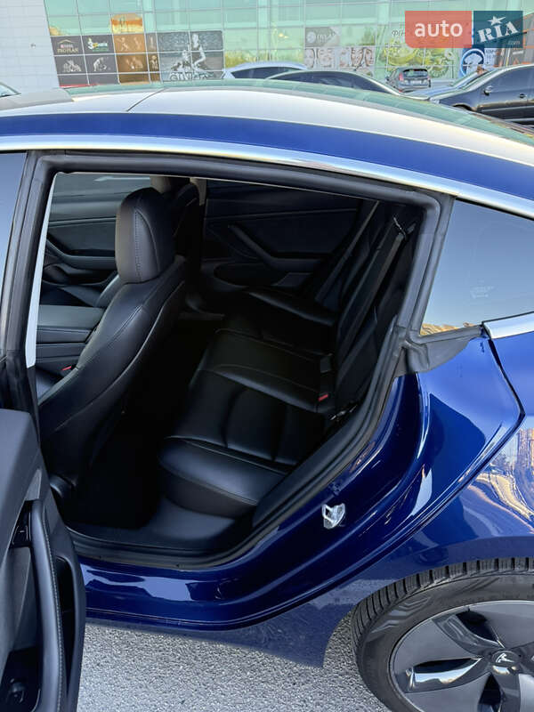 Седан Tesla Model 3 2019 в Запоріжжі