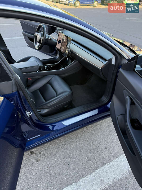 Седан Tesla Model 3 2019 в Запорожье
