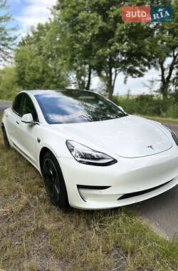 Седан Tesla Model 3 2020 в Львове