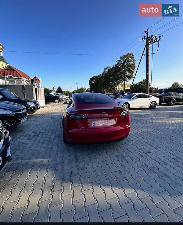 Седан Tesla Model 3 2018 в Ужгороді
