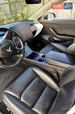 Седан Tesla Model 3 2018 в 