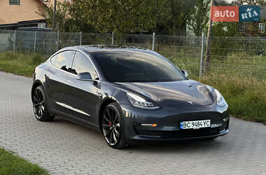 Седан Tesla Model 3 2020 в 