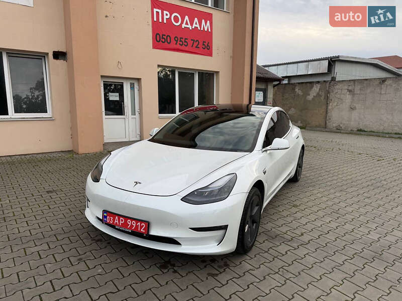 Седан Tesla Model 3 2020 в Луцке