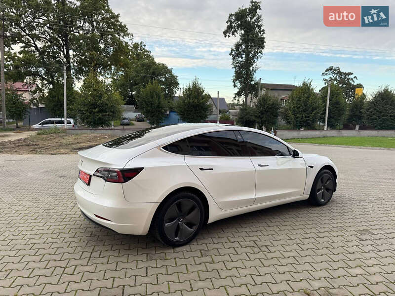 Седан Tesla Model 3 2020 в Луцке