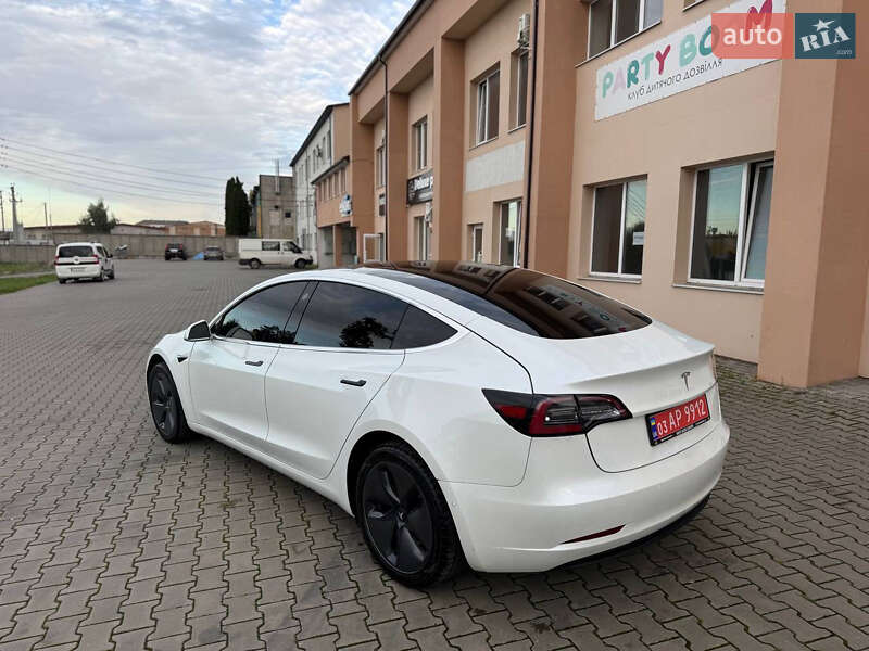 Седан Tesla Model 3 2020 в Луцке