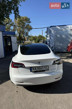 Седан Tesla Model 3 2019 в 